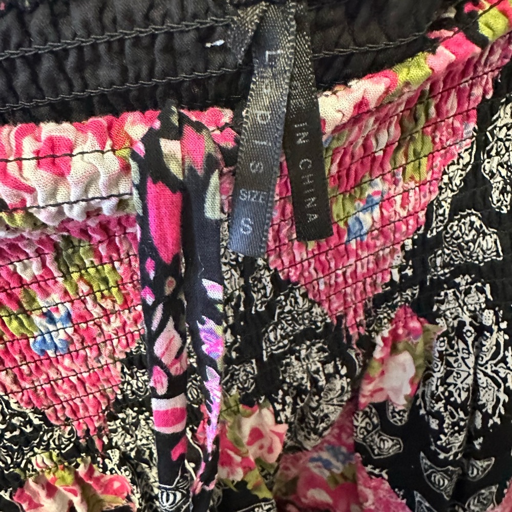 Lapis Anthropologie Dress Tube Strapless
Boho Pink & Black Floral with Laces - Picture 10 of 10